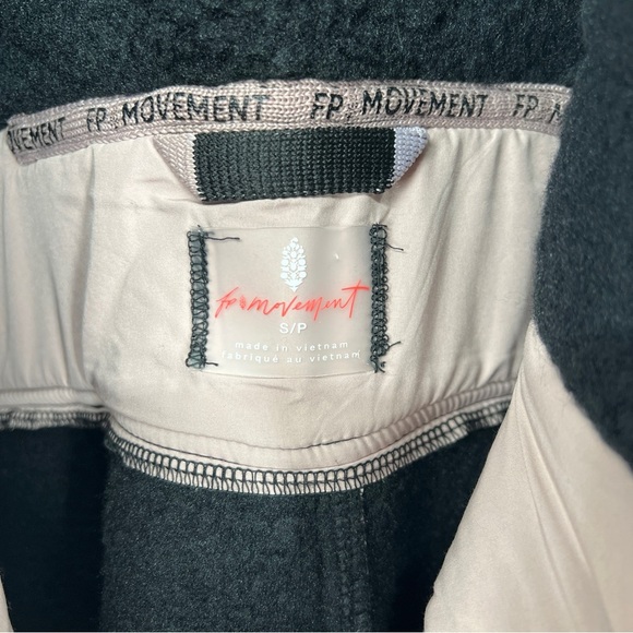 Free People Hit The Slopes Black Purple Sherpa Outdoor Winter Overalls Ski Bib S - Picture 6 of 9